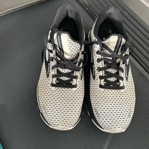 Brooks Adrenaline GTS 22 size 8 (slightly used)
